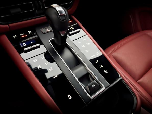 Porsche Macan I Рестайлинг 2 с пробегом 2021 года, цена 7 060 000 рублей, 16801 км, внедорожник, Автокод Объявления