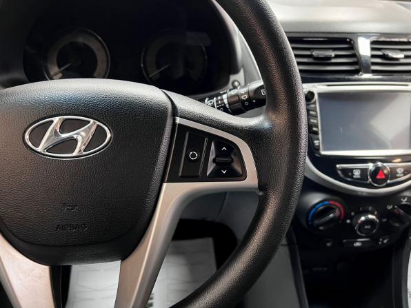 Hyundai Solaris I с пробегом 2012 года, цена 670 000 рублей, 270344 км, хэтчбек, Автокод Объявления