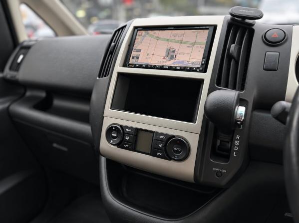 Nissan Serena III (C25) с пробегом 2008 года, цена 1 099 500 рублей, 194206 км, минивэн, Автокод Объявления