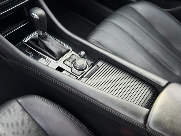 Mazda 6 III (GJ) Рестайлинг 2 с пробегом 2019 года, цена 2 295 000 рублей, 165000 км, седан, Автокод Объявления
