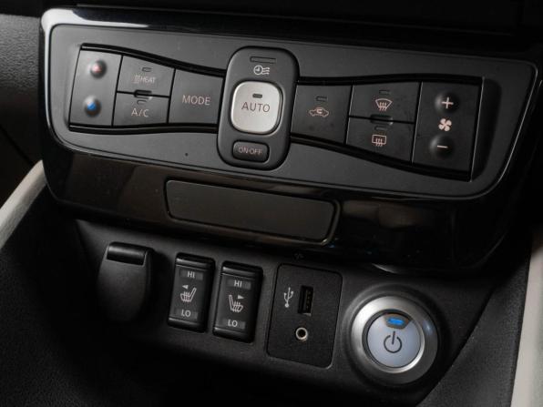 Nissan Leaf II (ZE1) с пробегом 2017 года, цена 1 599 000 рублей, 137637 км, хэтчбек, Автокод Объявления