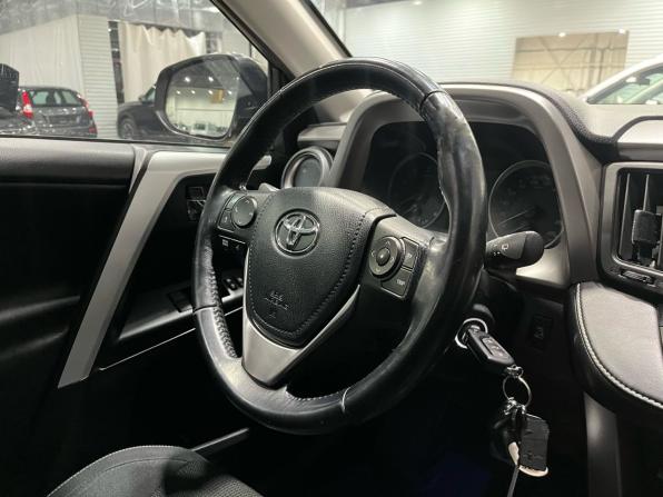 Toyota RAV4 IV (XA40) Рестайлинг с пробегом 2017 года, цена 2 050 000 рублей, 123640 км, внедорожник, Автокод Объявления