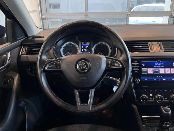 Skoda Octavia III (A7) Рестайлинг с пробегом 2018 года, цена 1 740 000 рублей, 218984 км, лифтбек, Автокод Объявления