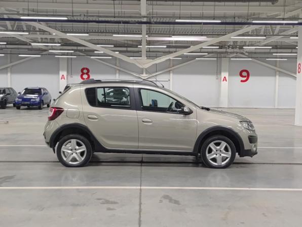 Renault Sandero II с пробегом 2016 года, цена 910 000 рублей, 96401 км, хэтчбек, Автокод Объявления