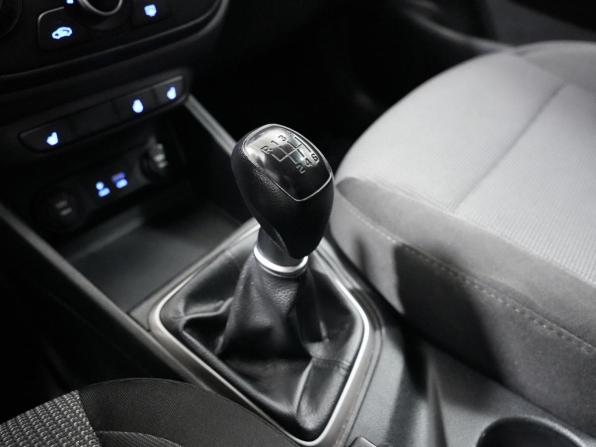 Hyundai Solaris II с пробегом 2018 года, цена 1 350 000 рублей, 101000 км, седан, Автокод Объявления