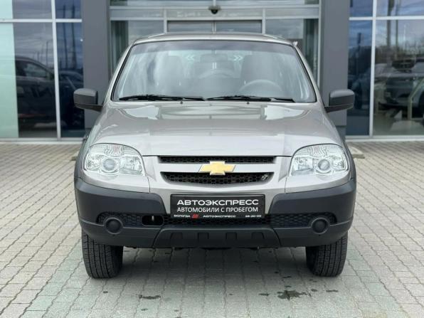 Chevrolet Niva I Рестайлинг с пробегом 2018 года, цена 820 000 рублей, 61100 км, внедорожник, Автокод Объявления