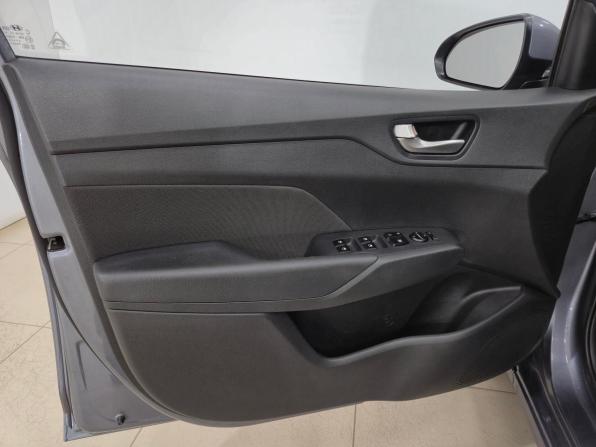 Hyundai Solaris II с пробегом 2019 года, цена 1 425 000 рублей, 102570 км, седан, Автокод Объявления