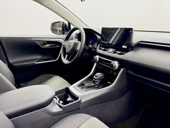 Toyota RAV4 V (XA50) с пробегом 2025 года, цена 4 450 000 рублей, 6 км, внедорожник, Автокод Объявления
