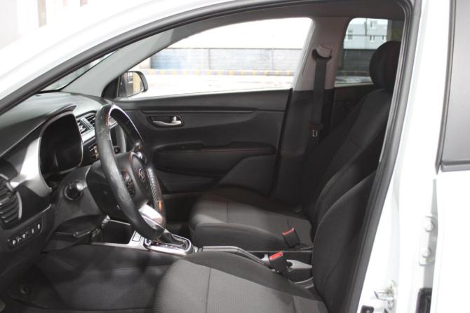Kia Rio IV Рестайлинг с пробегом 2020 года, цена 1 089 000 рублей, 300100 км, седан, Автокод Объявления