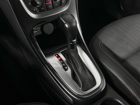 Opel Astra J Рестайлинг с пробегом 2013 года, цена 899 900 рублей, 181796 км, седан, Автокод Объявления