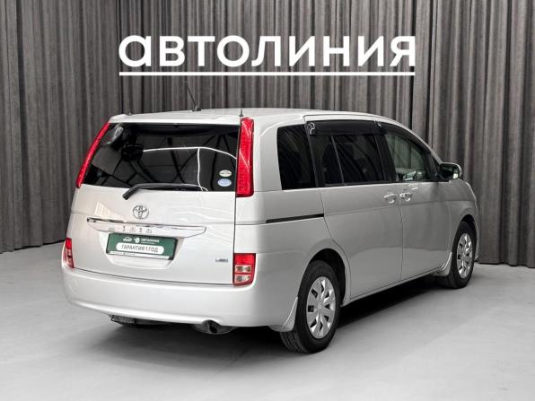 Toyota ISis I Рестайлинг с пробегом 2010 года, цена 1 089 000 рублей, 236000 км, минивэн, Автокод Объявления