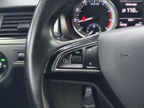 Skoda Rapid I Рестайлинг с пробегом 2019 года, цена 1 635 000 рублей, 74738 км, лифтбек, Автокод Объявления