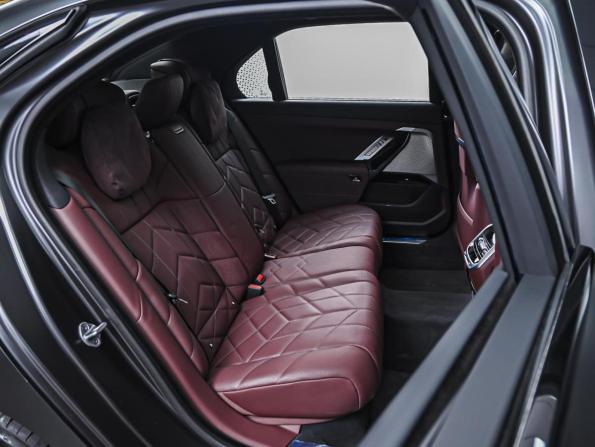 BMW 7 серии VII (G70) с пробегом 2022 года, цена 14 999 000 рублей, 4770 км, седан, Автокод Объявления