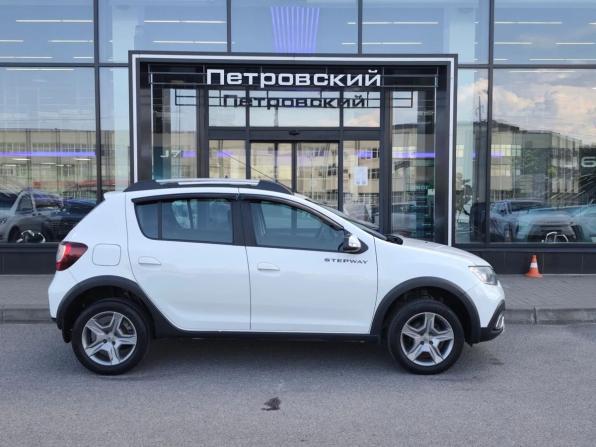 Renault Sandero II Рестайлинг с пробегом 2021 года, цена 1 450 000 рублей, 27370 км, хэтчбек, Автокод Объявления