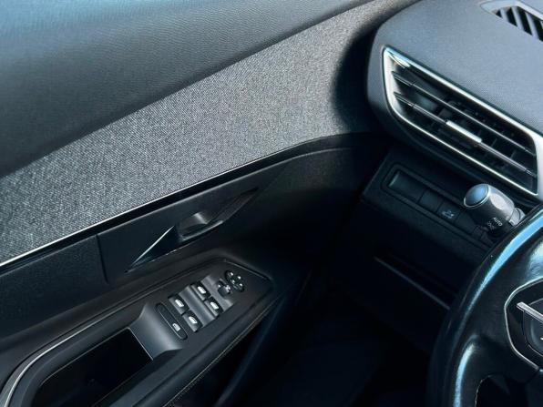 Peugeot 3008 II с пробегом 2017 года, цена 1 598 900 рублей, 117087 км, внедорожник, Автокод Объявления