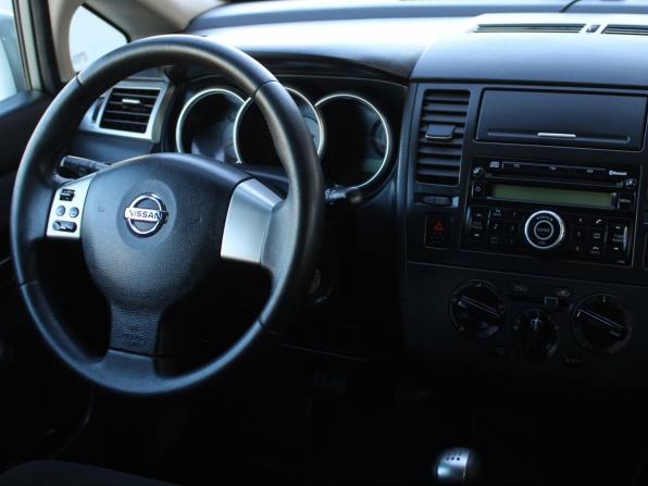 Nissan Tiida I Рестайлинг с пробегом 2010 года, цена 579 000 рублей, 215298 км, хэтчбек, Автокод Объявления