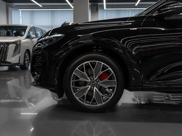 Audi Q5 III с пробегом 2025 года, цена 5 880 000 рублей, 100 км, внедорожник, Автокод Объявления
