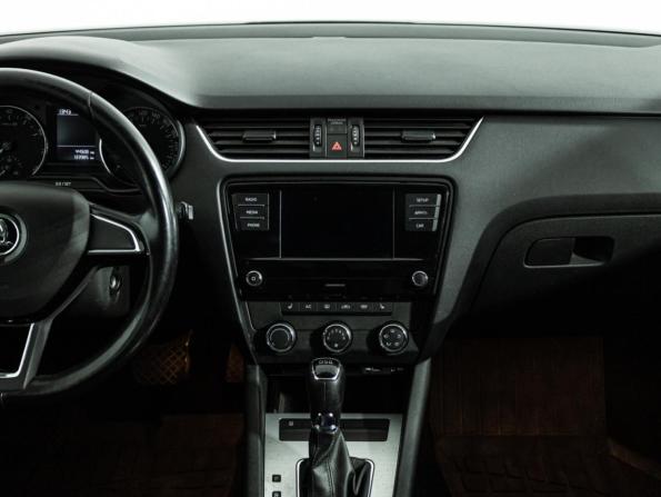 Skoda Octavia III (A7) Рестайлинг с пробегом 2017 года, цена 1 549 700 рублей, 133945 км, лифтбек, Автокод Объявления