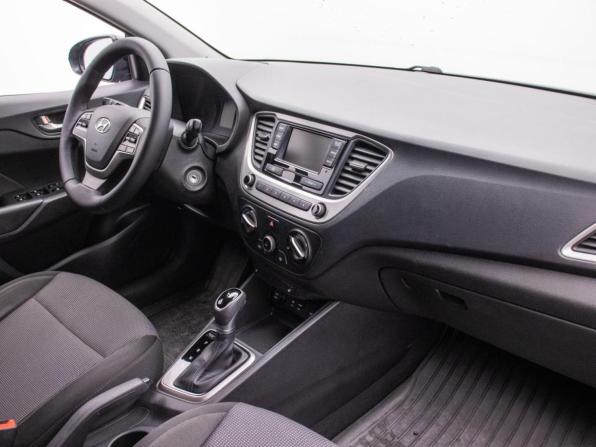 Hyundai Solaris II с пробегом 2018 года, цена 1 290 000 рублей, 90751 км, седан, Автокод Объявления