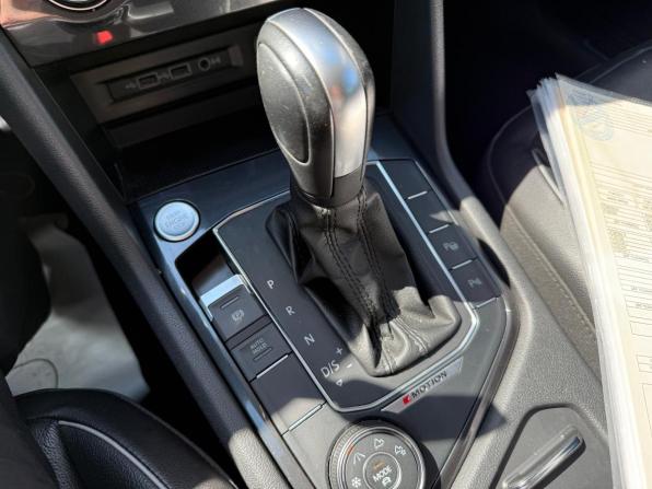 Volkswagen Tiguan II с пробегом 2019 года, цена 2 399 000 рублей, 198000 км, внедорожник, Автокод Объявления
