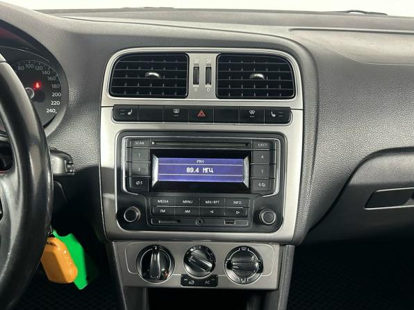 Volkswagen Polo V с пробегом 2013 года, цена 650 000 рублей, 232024 км, седан, Автокод Объявления