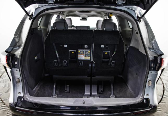 Toyota Sienna IV с пробегом 2021 года, цена 4 299 000 рублей, 5000 км, минивэн, Автокод Объявления