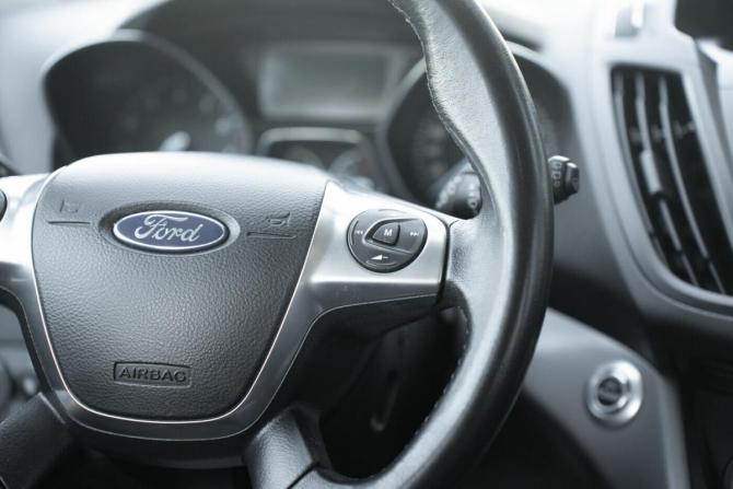 Ford Kuga II с пробегом 2013 года, цена 992 000 рублей, 142812 км, внедорожник, Автокод Объявления