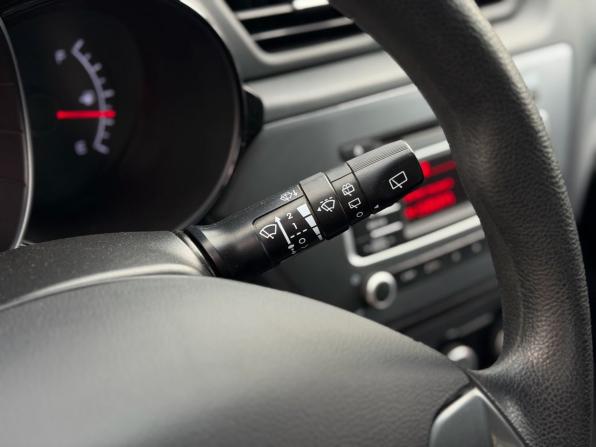Kia Rio III Рестайлинг с пробегом 2016 года, цена 960 000 рублей, 71230 км, хэтчбек, Автокод Объявления