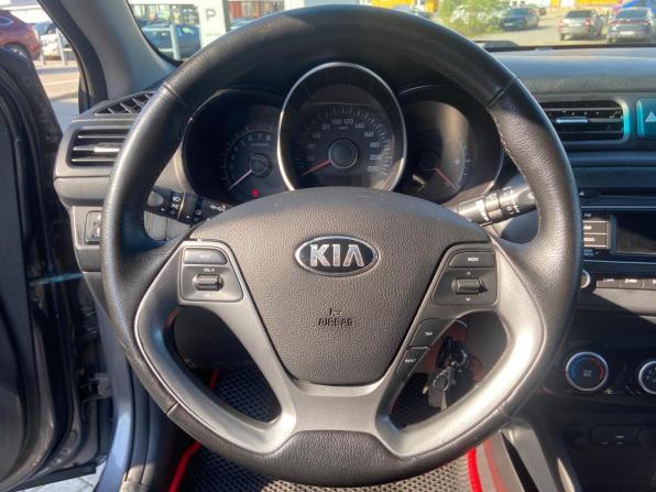 Kia Rio III Рестайлинг с пробегом 2015 года, цена 900 000 рублей, 104364 км, седан, Автокод Объявления
