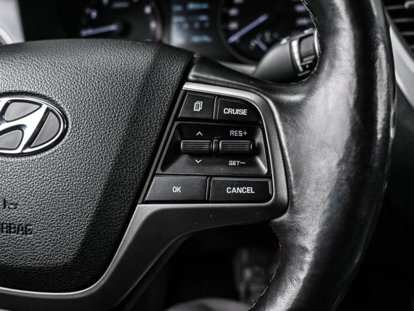 Hyundai Solaris II с пробегом 2018 года, цена 1 164 000 рублей, 170117 км, седан, Автокод Объявления