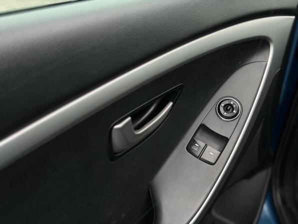 Hyundai i30 II с пробегом 2013 года, цена 990 000 рублей, 152223 км, хэтчбек, Автокод Объявления