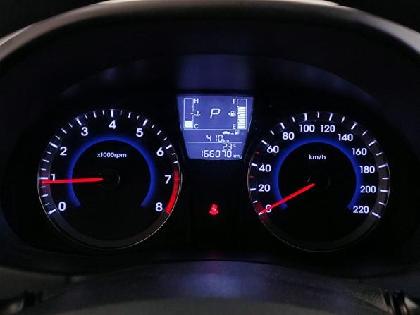 Hyundai Solaris I Рестайлинг с пробегом 2016 года, цена 989 000 рублей, 166069 км, хэтчбек, Автокод Объявления