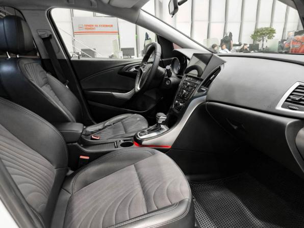 Opel Astra J Рестайлинг с пробегом 2013 года, цена 700 000 рублей, 211105 км, универсал, Автокод Объявления