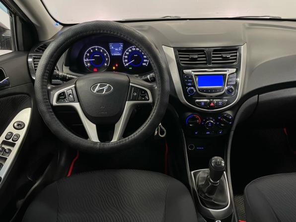 Hyundai Solaris I с пробегом 2013 года, цена 750 000 рублей, 202634 км, седан, Автокод Объявления