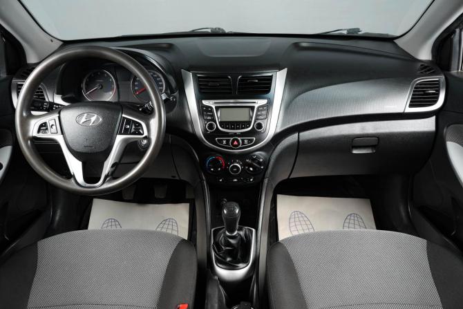 Hyundai Solaris I с пробегом 2014 года, цена 649 000 рублей, 304000 км, хэтчбек, Автокод Объявления