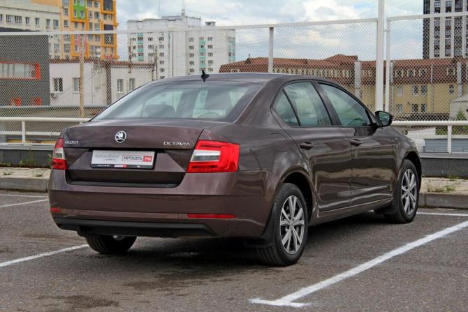 Skoda Octavia III (A7) Рестайлинг с пробегом 2018 года, цена 1 669 200 рублей, 119975 км, лифтбек, Автокод Объявления
