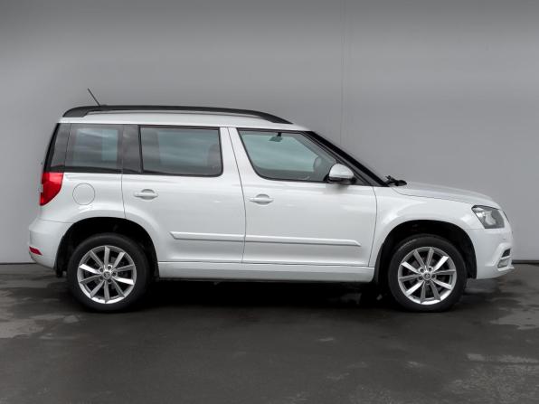 Skoda Yeti I Рестайлинг с пробегом 2017 года, цена 1 890 000 рублей, 78509 км, внедорожник, Автокод Объявления