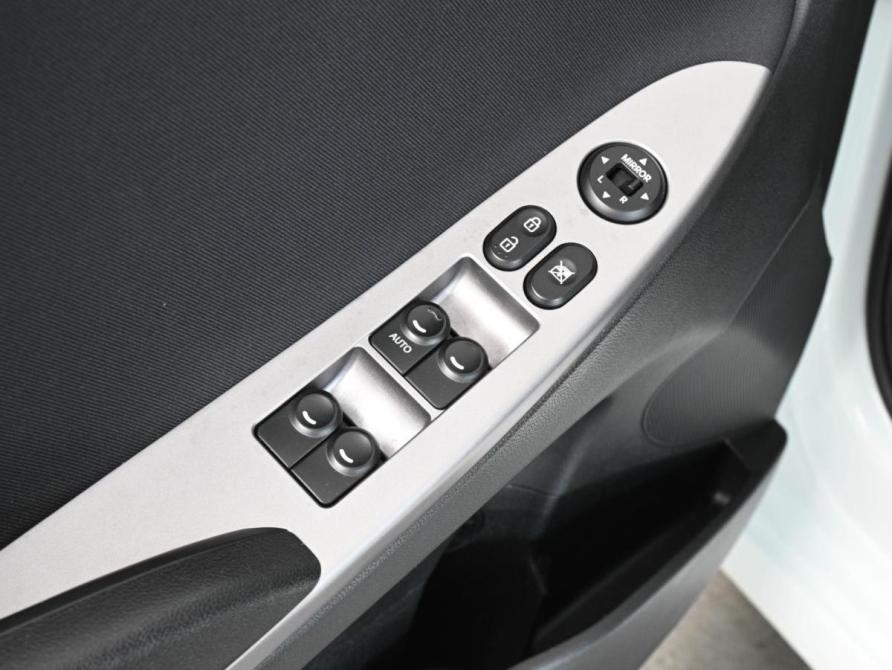 Hyundai Solaris I Рестайлинг Ростов-на-Дону  - изображение 15