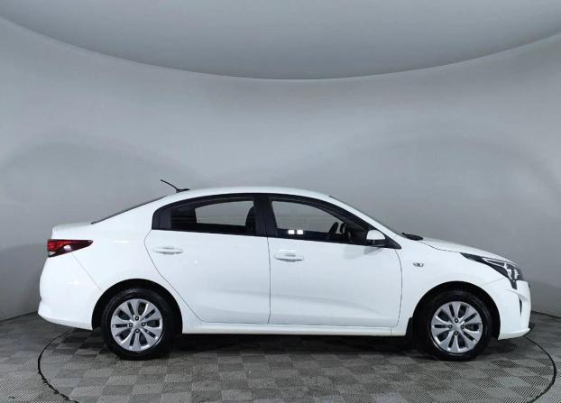 Kia Rio IV Рестайлинг с пробегом 2020 года, цена 1 448 000 рублей, 50461 км, седан, Автокод Объявления
