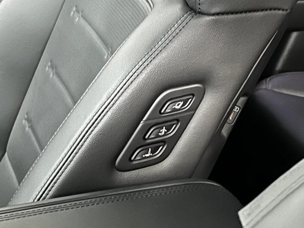 Hyundai Santa Fe V (MX5) с пробегом 2024 года, цена 5 560 000 рублей, 10800 км, внедорожник, Автокод Объявления