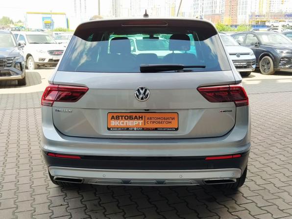 Volkswagen Tiguan II с пробегом 2018 года, цена 2 799 000 рублей, 97500 км, внедорожник, Автокод Объявления