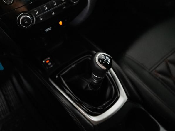 Nissan Qashqai II с пробегом 2015 года, цена 1 650 000 рублей, 80964 км, внедорожник, Автокод Объявления