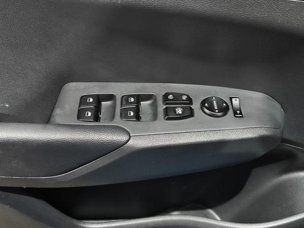 Hyundai Solaris II Рестайлинг с пробегом 2021 года, цена 1 570 000 рублей, 42369 км, седан, Автокод Объявления