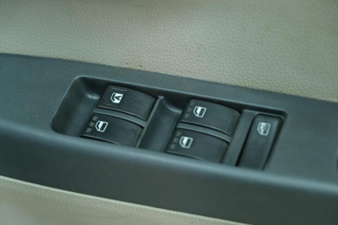Daihatsu Mira e:S I Рестайлинг с пробегом 2014 года, цена 449 000 рублей, 200890 км, хэтчбек, Автокод Объявления