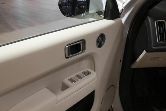Новый Li Auto (Lixiang) L9 I Рестайлинг 2025 года, цена 12 228 695 рублей, внедорожник, Автокод Объявления
