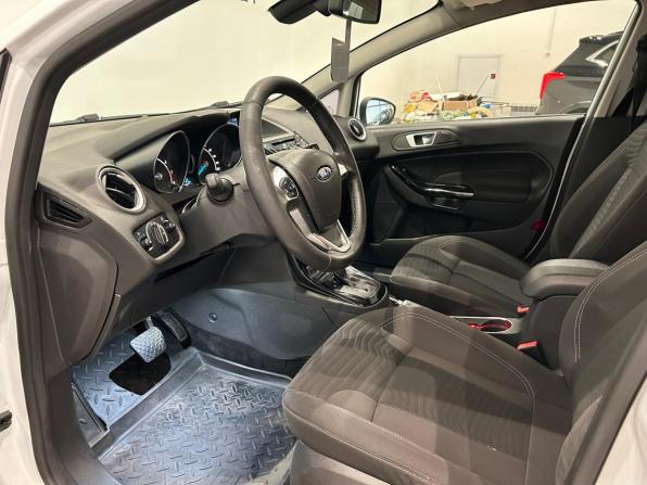 Ford Fiesta Mk6 Рестайлинг с пробегом 2015 года, цена 699 000 рублей, 191715 км, седан, Автокод Объявления