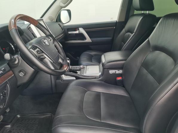 Toyota Land Cruiser 200 Series Рестайлинг 2 с пробегом 2017 года, цена 6 790 000 рублей, 221575 км, внедорожник, Автокод Объявления