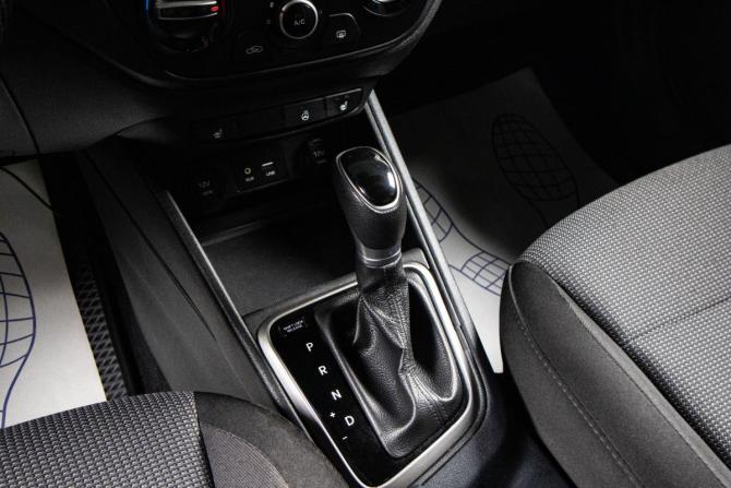 Hyundai Solaris II с пробегом 2019 года, цена 1 399 000 рублей, 55671 км, седан, Автокод Объявления
