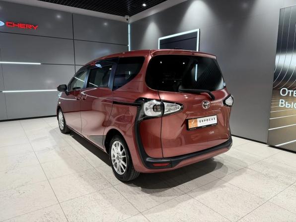 Toyota Sienta II с пробегом 2017 года, цена 1 390 000 рублей, 105000 км, компактвэн, Автокод Объявления
