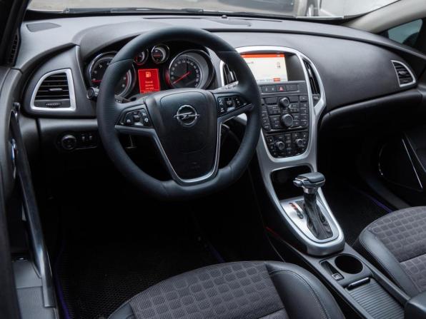 Opel Astra J Рестайлинг с пробегом 2014 года, цена 767 000 рублей, 231704 км, хэтчбек, Автокод Объявления